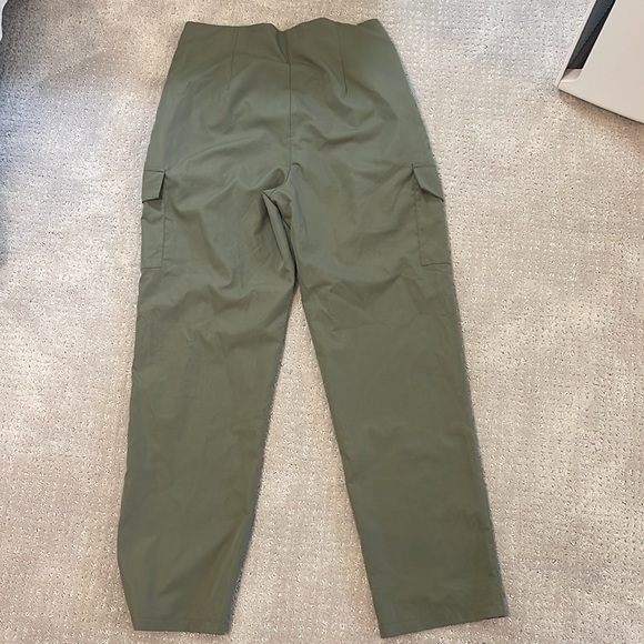 superdown Mae Cargo Pant in Olive| Large - Picture 7 of 7